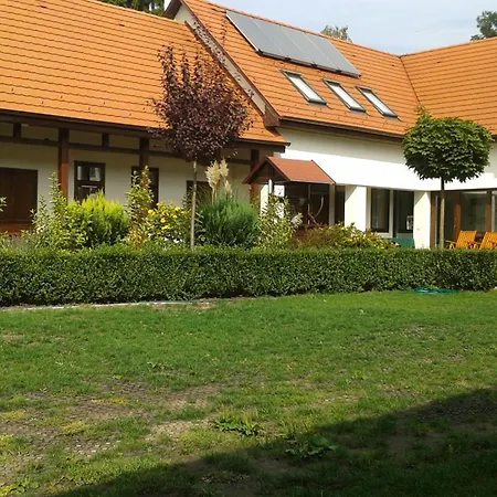 Tip-top Lak Vendeghaz Guest house *