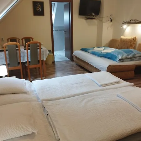 Tip-top Lak Vendeghaz Guest house